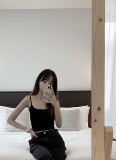 Taeri - Transsexual escort in Phuket Photo 2 of 8