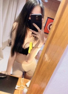 Taeri - Transsexual escort in Phuket Photo 8 of 8