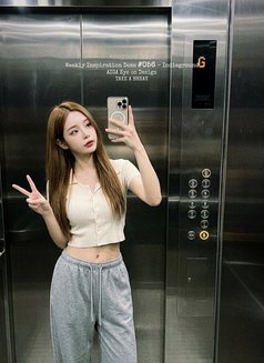 Taeri - Transsexual escort in Phuket Photo 9 of 9