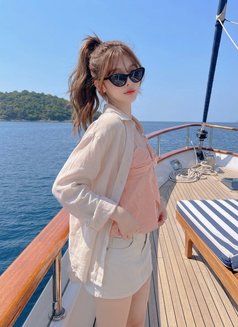 Taeri - Transsexual escort in Phuket Photo 13 of 13