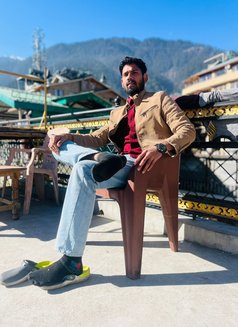 Tahir - Male escort in Kolkata Photo 1 of 4