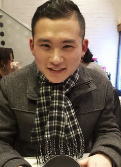 Taiwanese English speaking masseuse - masseur in Taipei Photo 4 of 6