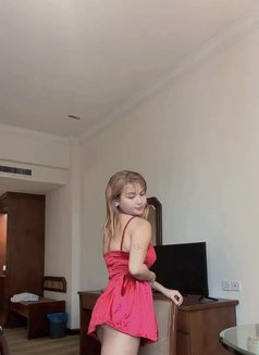TAIWANESE STUDENT - puta in Bangkok Photo 3 of 15