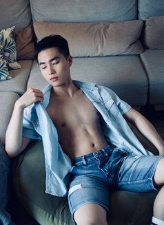 Taiwanese Student “Lyon” - Male escort in Taipei Photo 3 of 10