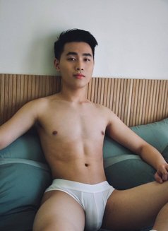 Taiwanese Student “Lyon” - Male escort in Taipei Photo 5 of 10