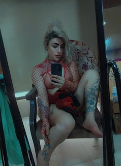 Taj Queen - Transsexual escort in Beirut Photo 8 of 18