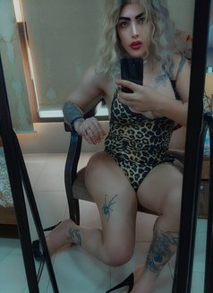 Taj Queen - Transsexual escort in Beirut Photo 12 of 18