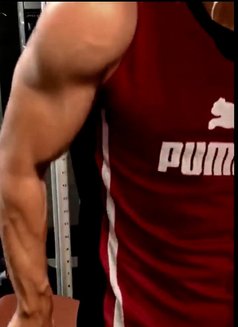 Talal Big - Acompañantes masculino in Dubai Photo 3 of 3