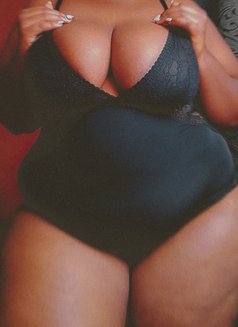 Mistress Talia - Dominadora in Mombasa Photo 1 of 3