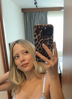 Talia Schulz - puta in Amsterdam Photo 2 of 3