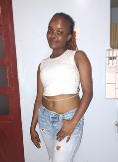 Talia - puta in Jeddah Photo 1 of 3