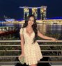 Taliya - puta in Singapore Photo 8 of 10