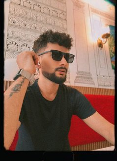 Tall Brown Men - Acompañantes masculino in New Delhi Photo 9 of 11