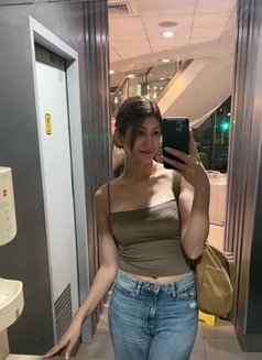 Tall Erin - Acompañantes transexual in Manila Photo 3 of 5