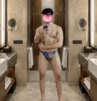 Tall MASSAGER & SEX THERAPIST ! - Male escort in New Delhi