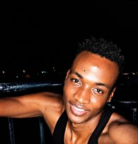 Taller - Acompañantes masculino in Nairobi