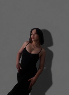 Tallie - puta in Dubai Photo 1 of 15