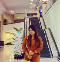 Tamanna Bhatiya - Acompañantes masculino in New Delhi