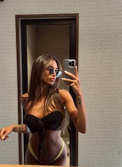 Tamara - escort in Hong Kong Photo 2 of 6