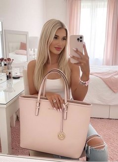 Tamara Russian girl🇷🇺 - Transsexual companion in İstanbul Photo 23 of 30