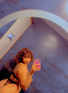 Daphne Alice - escort in Pune Photo 1 of 5