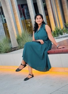 Tamil 24yr Young South Girls - puta in Dubai Photo 1 of 2