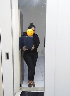 Tamil 25yr Young & Telugu @Shabiya 10 - puta in Abu Dhabi Photo 2 of 2