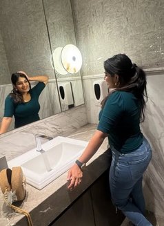 Tamil: College Girls & Aunty's Availabl - escort in Chennai Photo 3 of 3