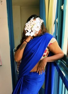 Tamil Girl for Real & Cam - puta in Hyderabad Photo 2 of 7