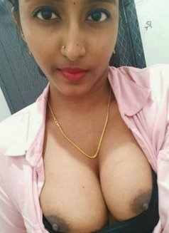 Tamil Girl Nude Video Call Sex Service - puta in Bangalore Photo 2 of 10