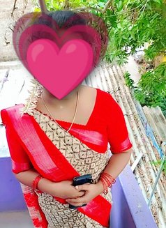 Tamil girls available - escort in Chennai Photo 4 of 4