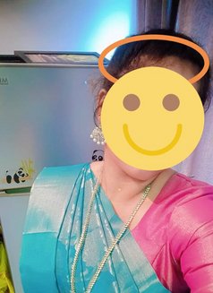 Tamil Girls Providing Service - puta in Chennai Photo 3 of 3