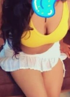 Tamil hot girl vip service - escort in Colombo Photo 13 of 15