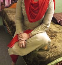 Tamil Young College Girl in Chennai - escort in Chennai