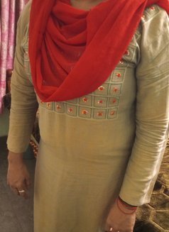 Tamil Young College Girl in Chennai - escort in Chennai Photo 3 of 4