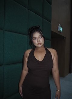 OPAL - teenager student (only 18!) - escort in Bangkok Photo 1 of 4