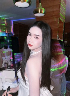 Tammy - Transsexual escort in Doha Photo 3 of 6