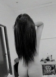 Tammy - Transsexual escort in Doha Photo 7 of 8