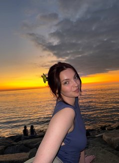 Tamsin - puta in Dubai Photo 1 of 15