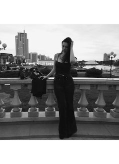 Tamsin - puta in Dubai Photo 2 of 15