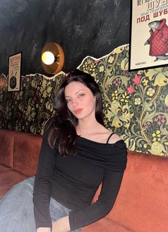 Tamsin - puta in Dubai Photo 14 of 15