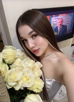 Tana - escort in Hong Kong Photo 3 of 4