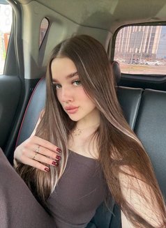 Tana - escort in Hong Kong Photo 4 of 4