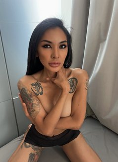 Tana - masseuse in Paris Photo 4 of 14