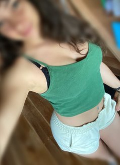 Tania - escort in Cologne Photo 2 of 2