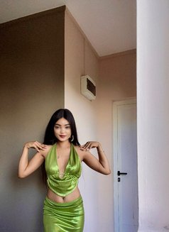 Tania - escort in Mauritius Photo 3 of 3