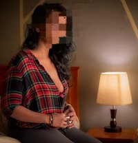 Tania Gfe - puta in Colombo