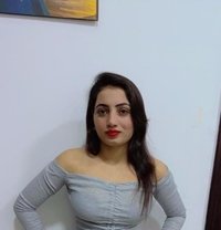 Tania - puta in Ajmān