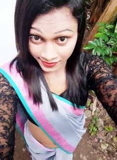 Tania - Transsexual escort in Colombo Photo 9 of 9