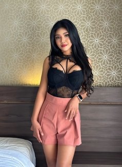 Tania stunning sexy girl - puta in Bali Photo 4 of 10